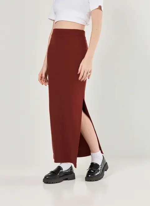 saia midi em malha canelada com fenda saia midi em malha canelada com fenda