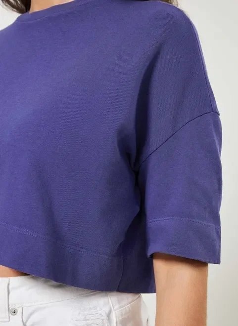 camiseta cropped em malha encorpada camiseta cropped em malha encorpada