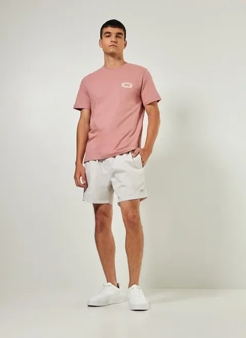 camiseta rosa claro com escrito camiseta rosa claro com escrito