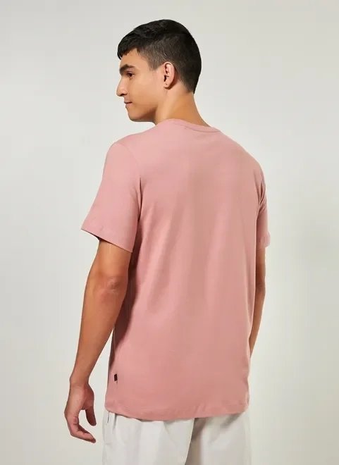 camiseta rosa claro com escrito camiseta rosa claro com escrito