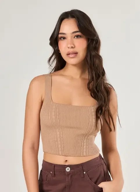 cropped em tricô com decote reto cropped em tricô com decote reto