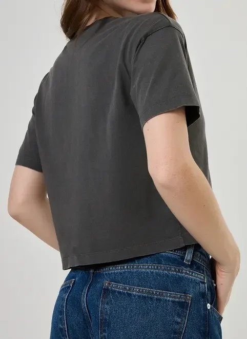 camiseta de manga curta estonada camiseta de manga curta estonada