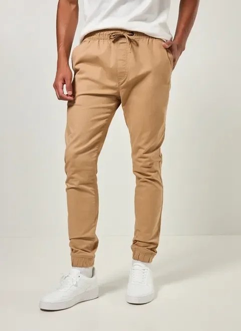 calça jogger básica em sarja caqui calça jogger básica em sarja caqui