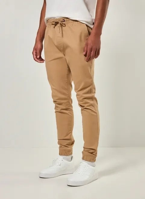 calça jogger básica em sarja caqui calça jogger básica em sarja caqui