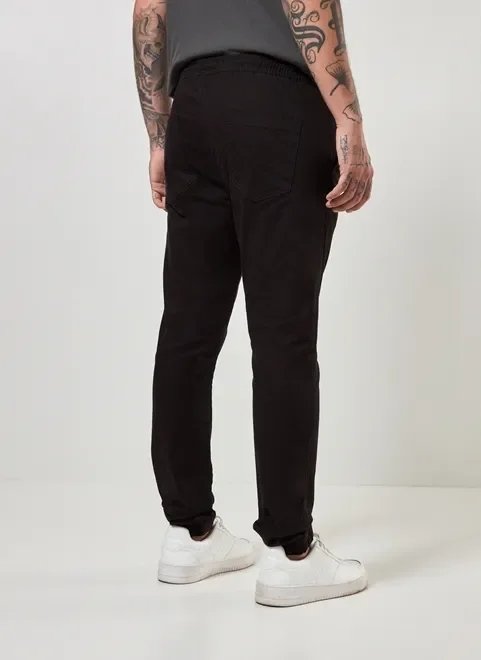 calça jogger lisa em sarja preta calça jogger lisa em sarja preta