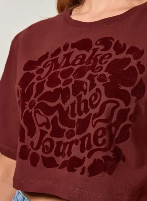 camiseta cropped vinho com veludo camiseta cropped vinho com veludo