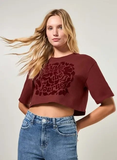 camiseta cropped vinho com veludo camiseta cropped vinho com veludo