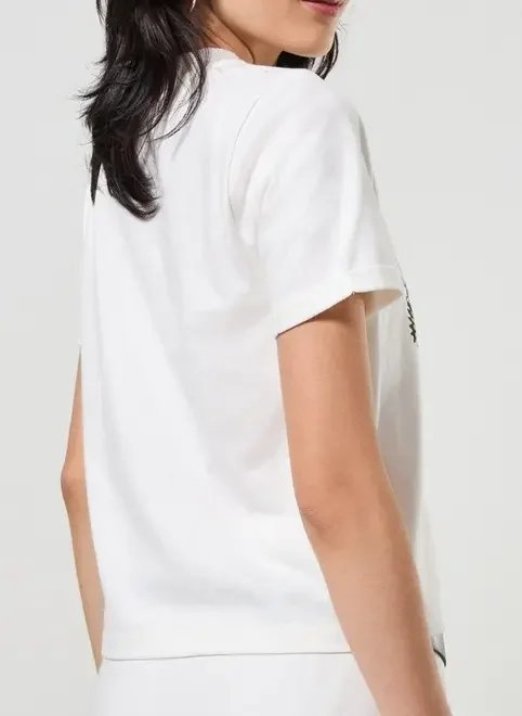 camiseta off-white com selo de flores camiseta off-white com selo de flores