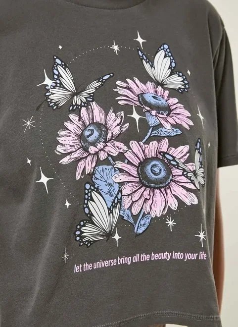 camiseta cropped estonada com flores camiseta cropped estonada com flores
