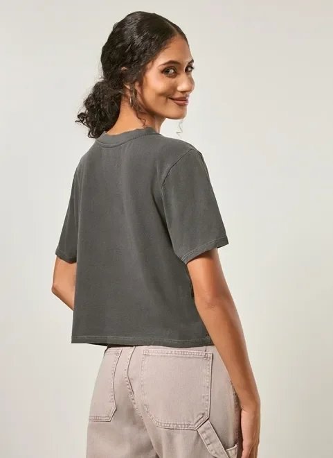 camiseta cropped estonada com flores camiseta cropped estonada com flores
