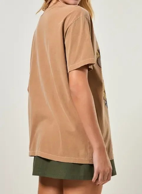 camiseta oversized marrom estonada estampa camiseta oversized marrom estonada estampa