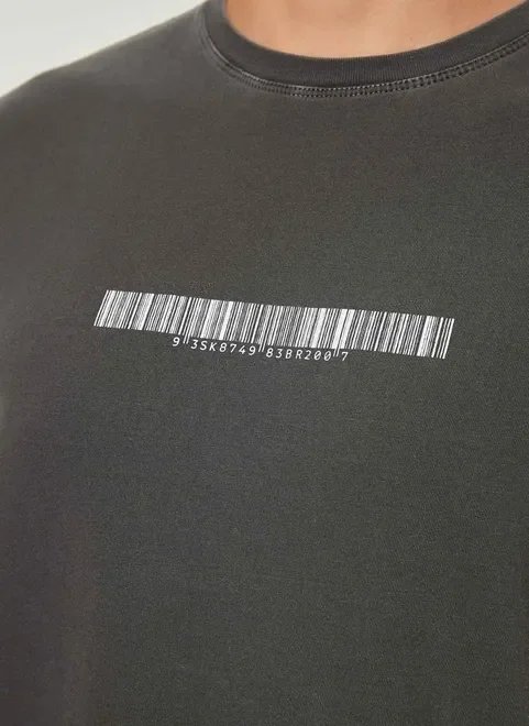 camiseta preta estonada código de barras camiseta preta estonada código de barras