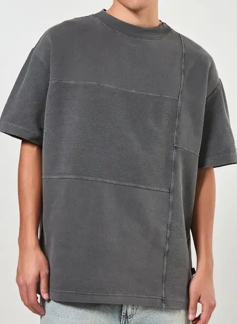 camiseta box em moletinho estonado costuras camiseta box em moletinho estonado costuras