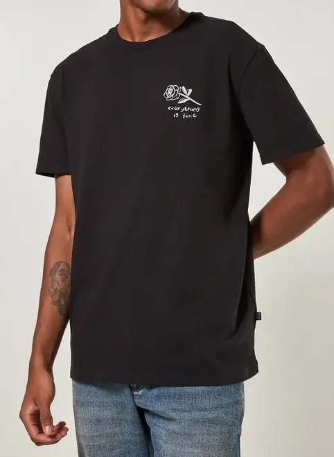 camiseta box preta com flash tattoos camiseta box preta com flash tattoos