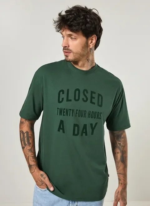 camiseta box verde com escrito em veludo camiseta box verde com escrito em veludo