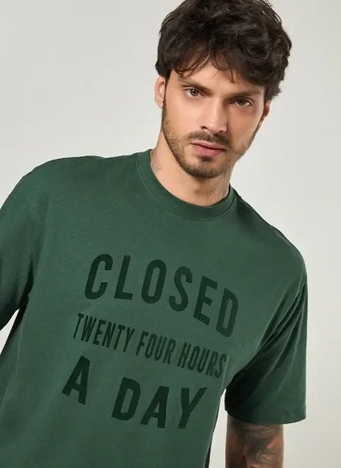 camiseta box verde com escrito em veludo camiseta box verde com escrito em veludo