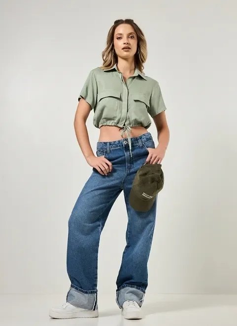 camisa cropped verde com bolsos camisa cropped verde com bolsos