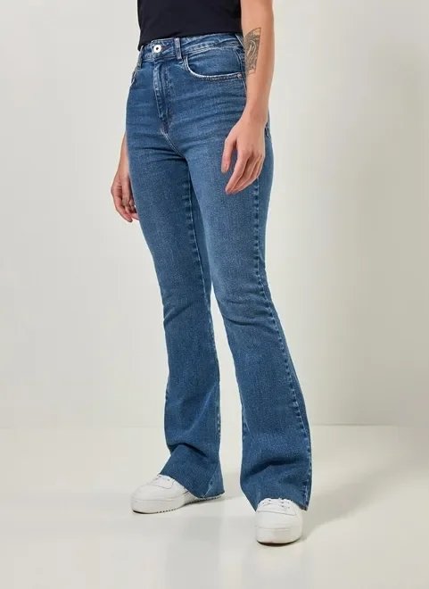 calça jeans flare cintura alta com elastano calça jeans flare cintura alta com elastano