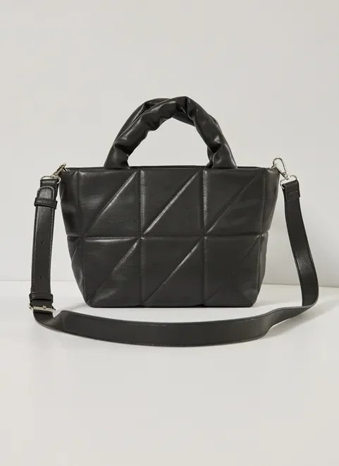 bolsa matelassê em poliuretano preto bolsa matelassê em poliuretano preto