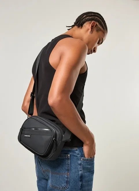 bolsa transversal em poliuretano preto bolsa transversal em poliuretano preto