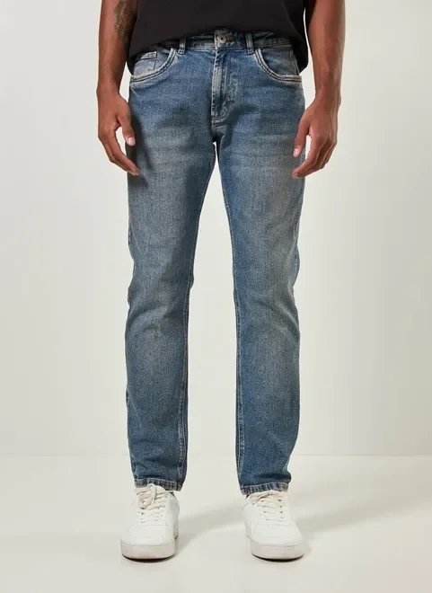 calça jeans slim com leves desfiados calça jeans slim com leves desfiados
