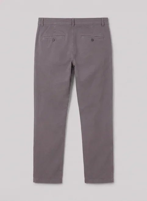 calça chino slim em sarja cinza escuro calça chino slim em sarja cinza escuro