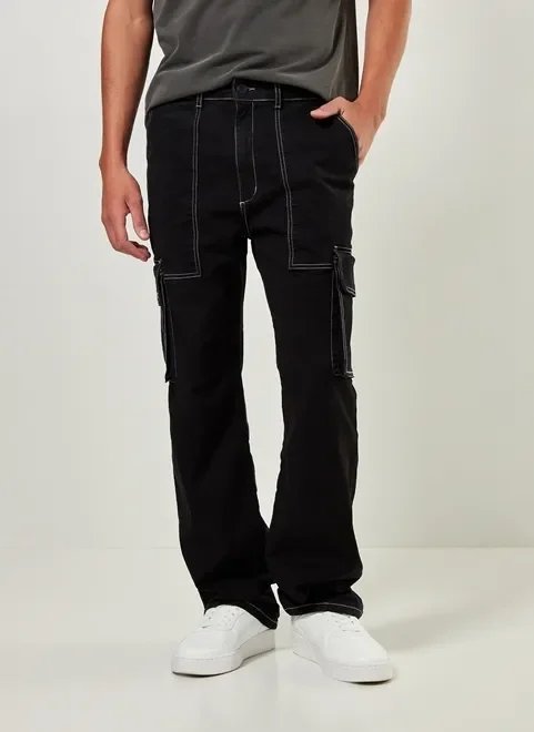 calça em sarja preta cargo calça em sarja preta cargo