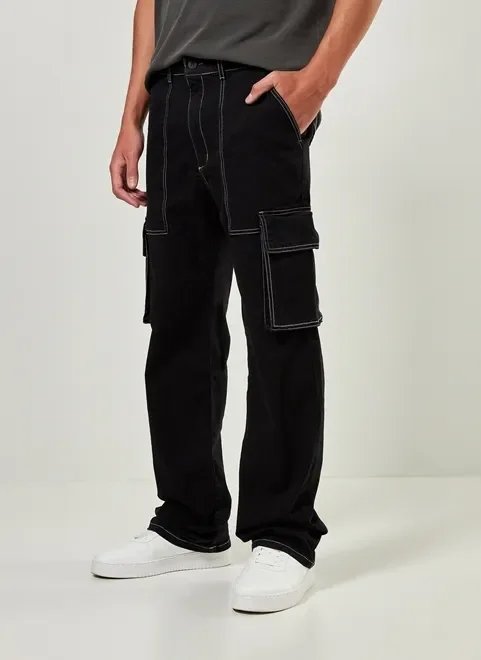 calça em sarja preta cargo calça em sarja preta cargo