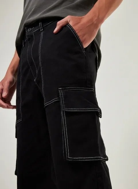 calça em sarja preta cargo calça em sarja preta cargo