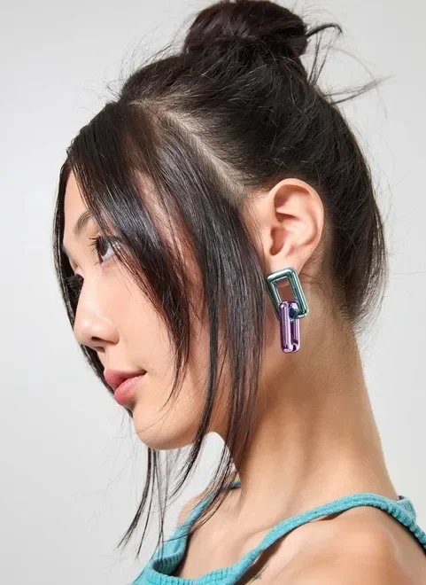 brinco corrente colorida roxo e azul brinco corrente colorida roxo e azul