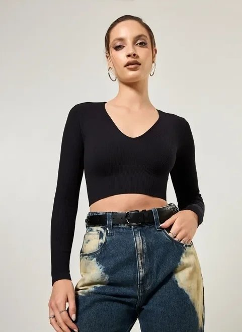 cinto preto com tachas e corrente cinto preto com tachas e corrente