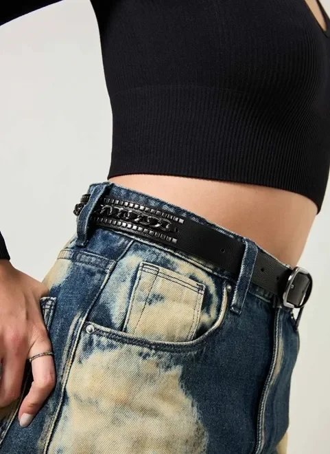 cinto preto com tachas e corrente cinto preto com tachas e corrente