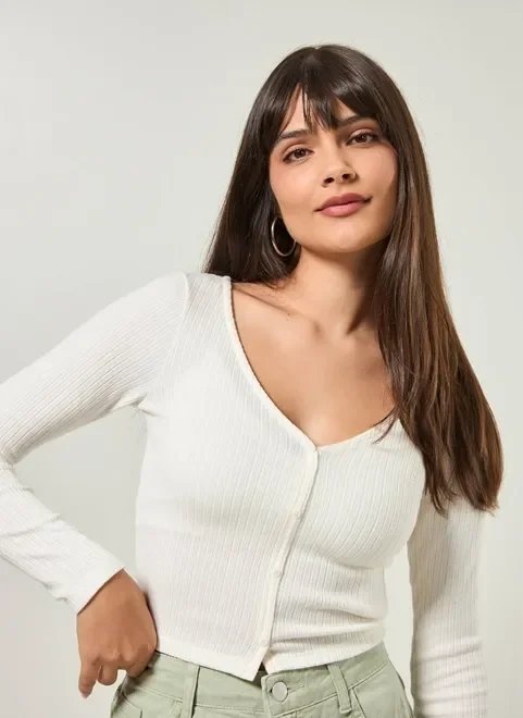 blusa manga longa off-white botõezinhos blusa manga longa off-white botõezinhos