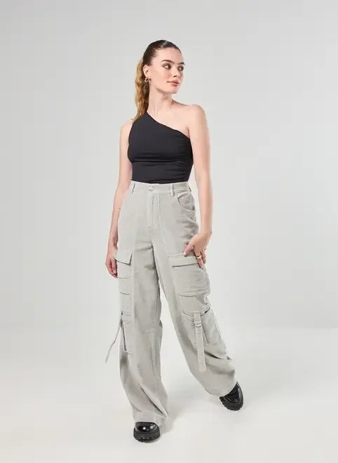 calça cargo em veludo cotelê cinza calça cargo em veludo cotelê cinza