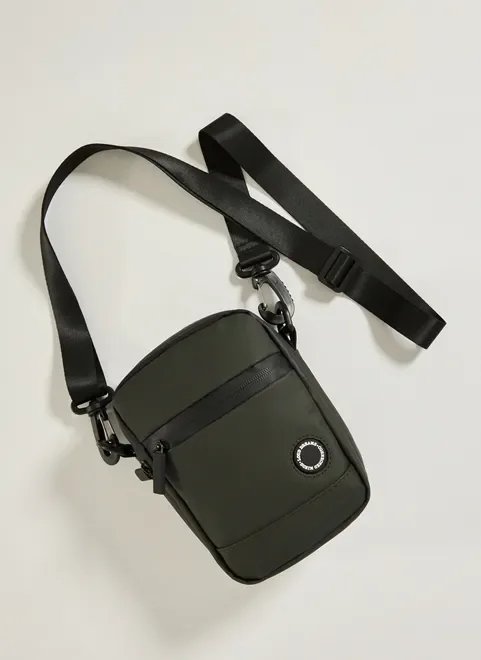 bolsa shoulder bag em poliuretano verde militar bolsa shoulder bag em poliuretano verde militar