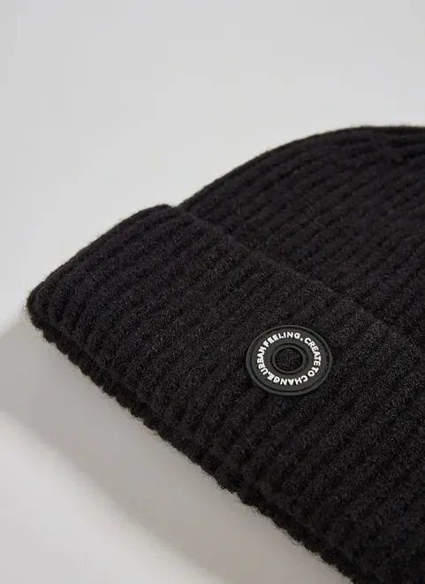 gorro preto com barra dobrada gorro preto com barra dobrada
