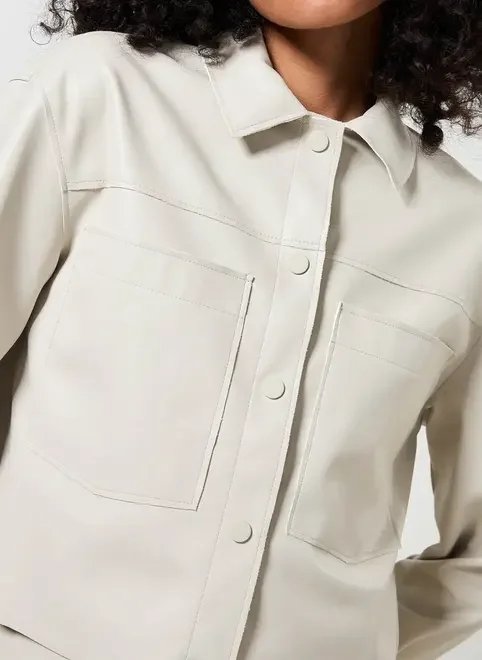 jaqueta estilo camisa em poliuretano jaqueta estilo camisa em poliuretano