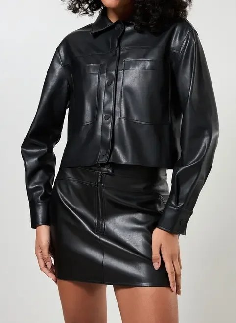 jaqueta estilo camisa em poliuretano jaqueta estilo camisa em poliuretano