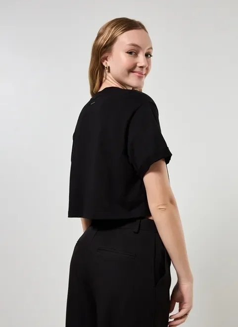 camiseta cropped de manga curta camiseta cropped de manga curta