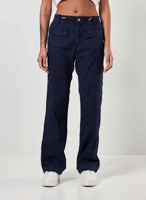 calça cargo em sarja azul marinho calça cargo em sarja azul marinho