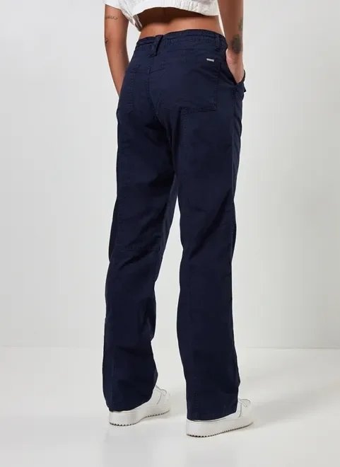 calça cargo em sarja azul marinho calça cargo em sarja azul marinho