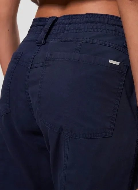 calça cargo em sarja azul marinho calça cargo em sarja azul marinho