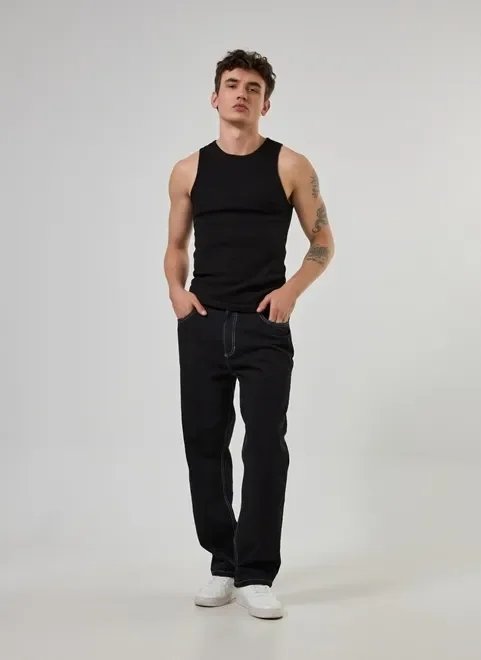 calça reta em sarja com costuras calça reta em sarja com costuras