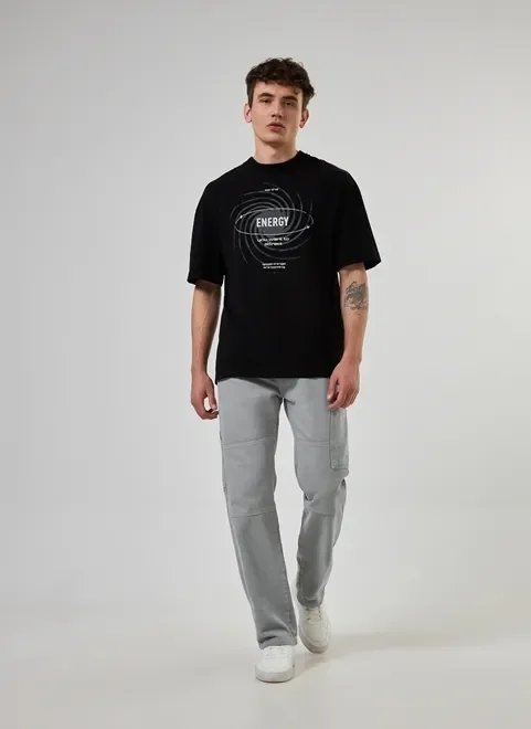 calça reta em sarja cinza cargo calça reta em sarja cinza cargo