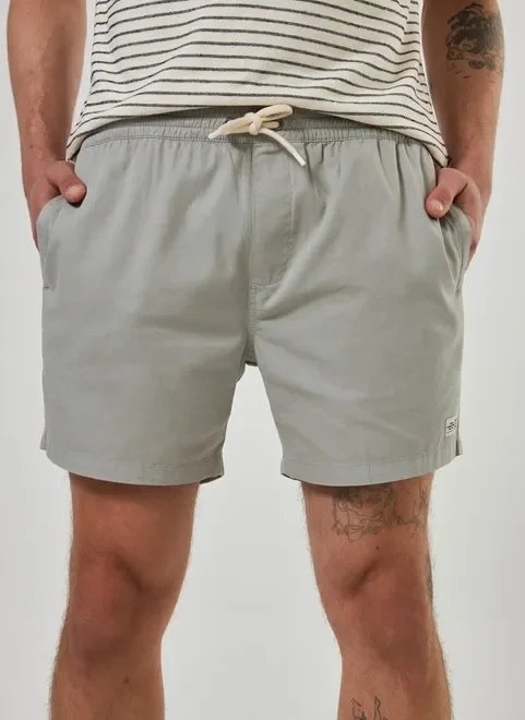 bermuda short em sarja verde seco bermuda short em sarja verde seco