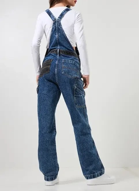 macacão jeans bicolor azul e preto macacão jeans bicolor azul e preto