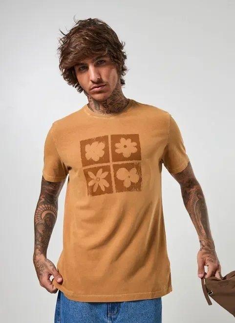 camiseta caramelo estonada com estampa camiseta caramelo estonada com estampa