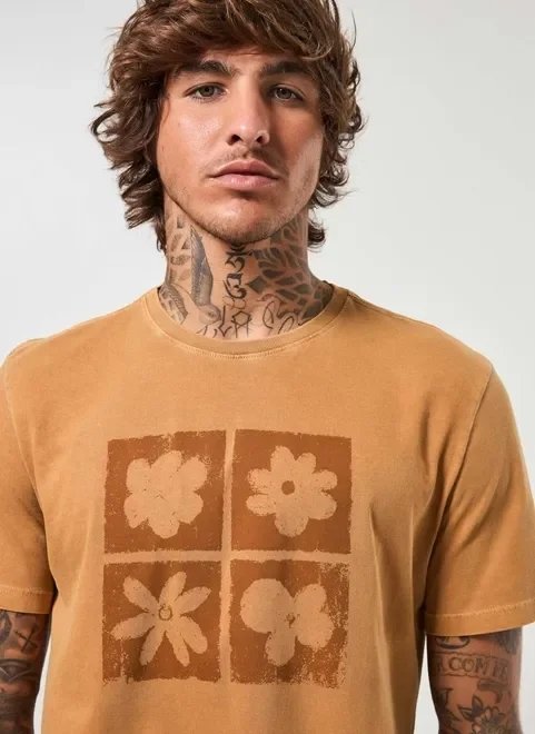 camiseta caramelo estonada com estampa camiseta caramelo estonada com estampa