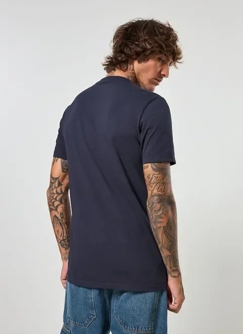 camiseta azul marinho com escrito camiseta azul marinho com escrito