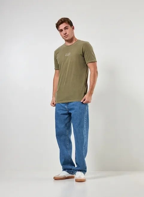 camiseta verde estonada com escrito camiseta verde estonada com escrito